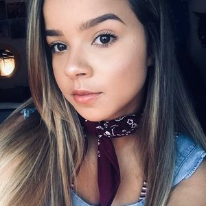 Meet your Posher, Desirae